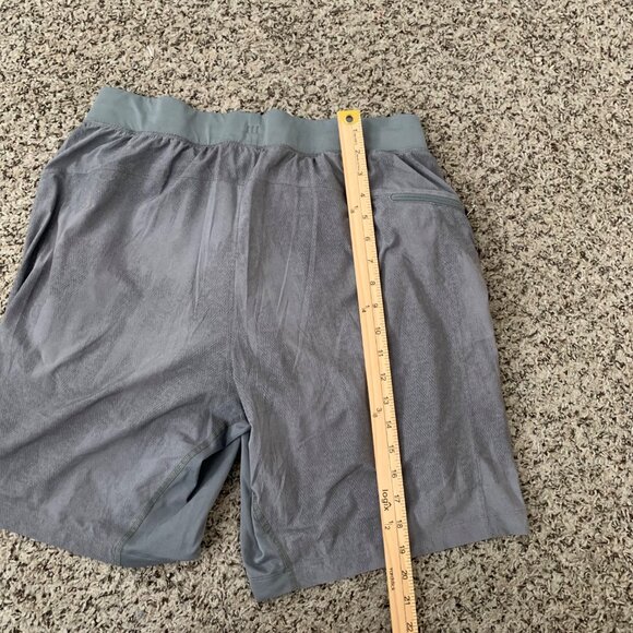 Lululemon Mens Gray Athletic Shorts With Inner Liner Size L - Picture 8 of 8